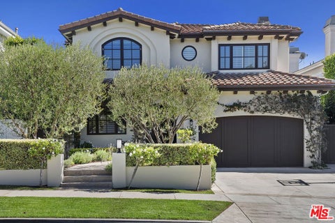 Photo of 1942 Westholme Avenue, Los Angeles, CA 90025 (MLS # 26860435)