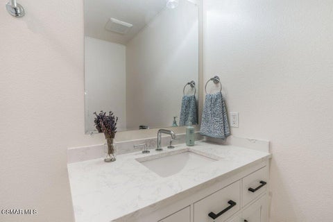 Tiny photo for 242 Green Lea Place, Thousand Oaks, CA 91361 (MLS # 226004322)