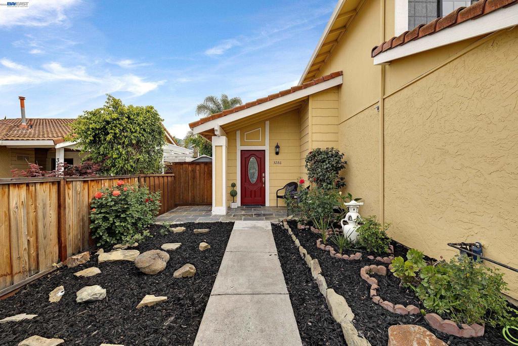 3286 Whitesand Court