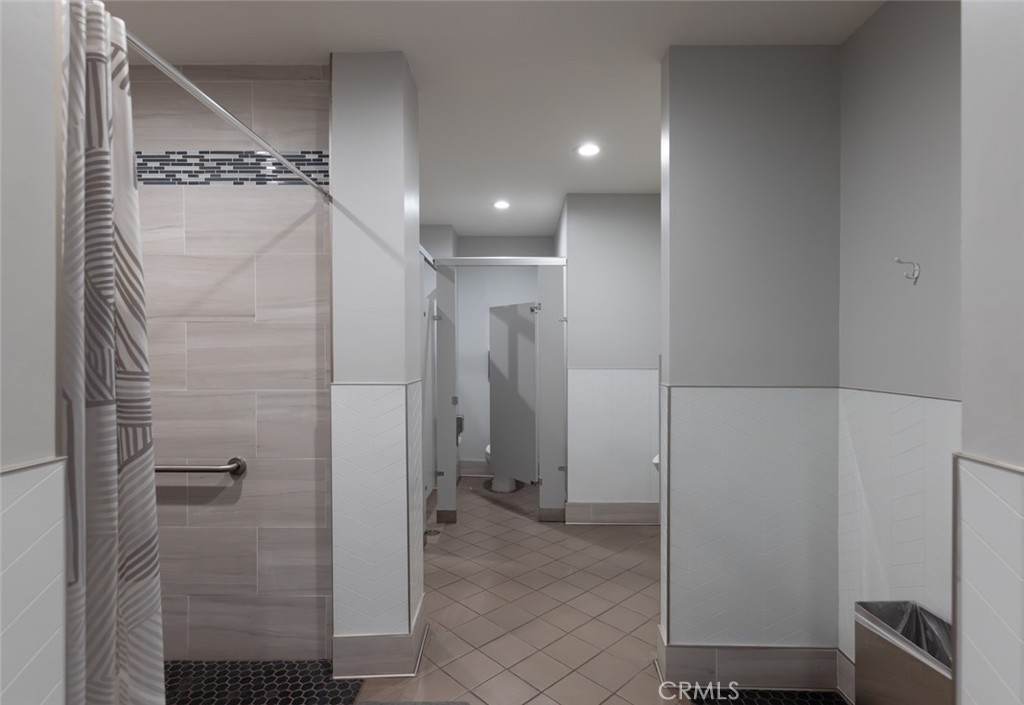 Avenue One (AVE1) - Residential Lease