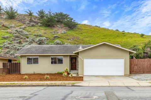 Photo of 3097 Messinger Drive, Marina, CA 93933 (MLS # ML82045514)