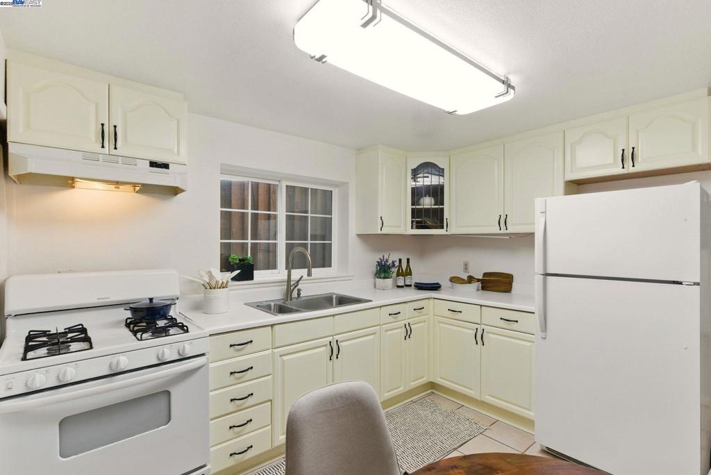 CENTRAL ALAMEDA - Residential Income