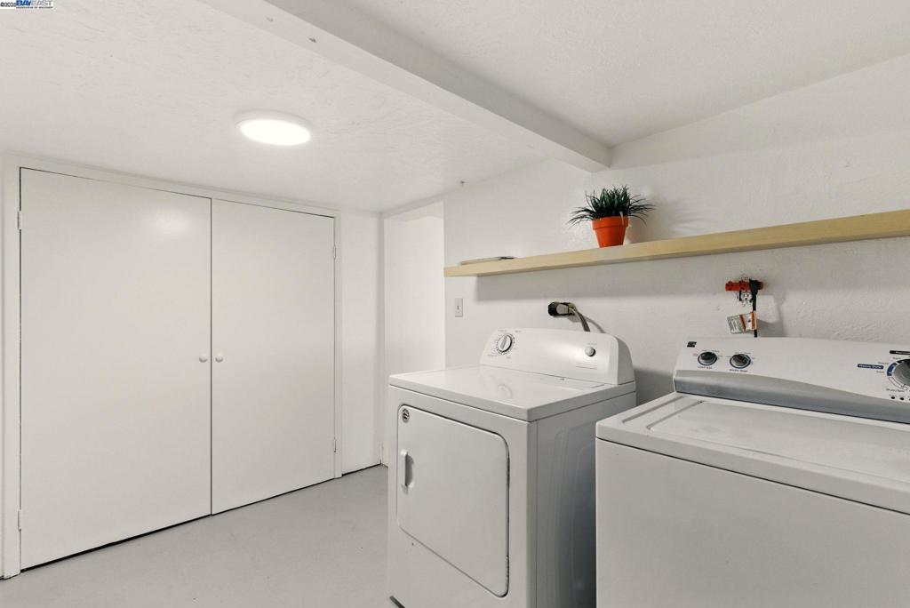 CENTRAL ALAMEDA - Residential Income