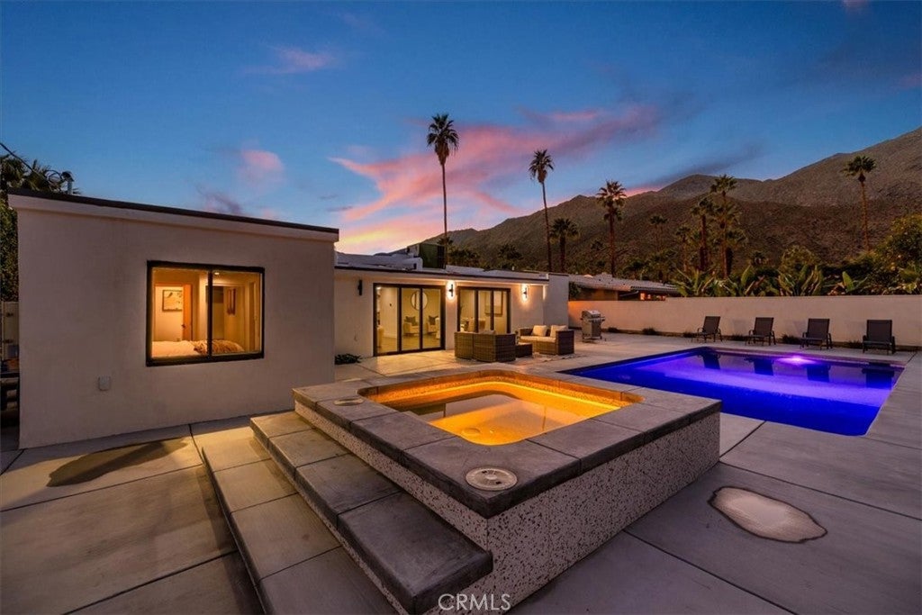 218 E Ocotillo Avenue