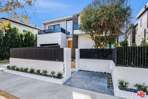 Photo of 723 N Orlando Avenue, West Hollywood, CA 90069 (MLS # 26650029)