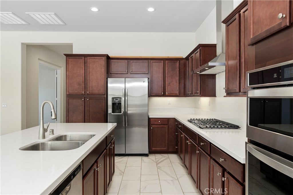 Properties 3 11169 Fourleaf Court