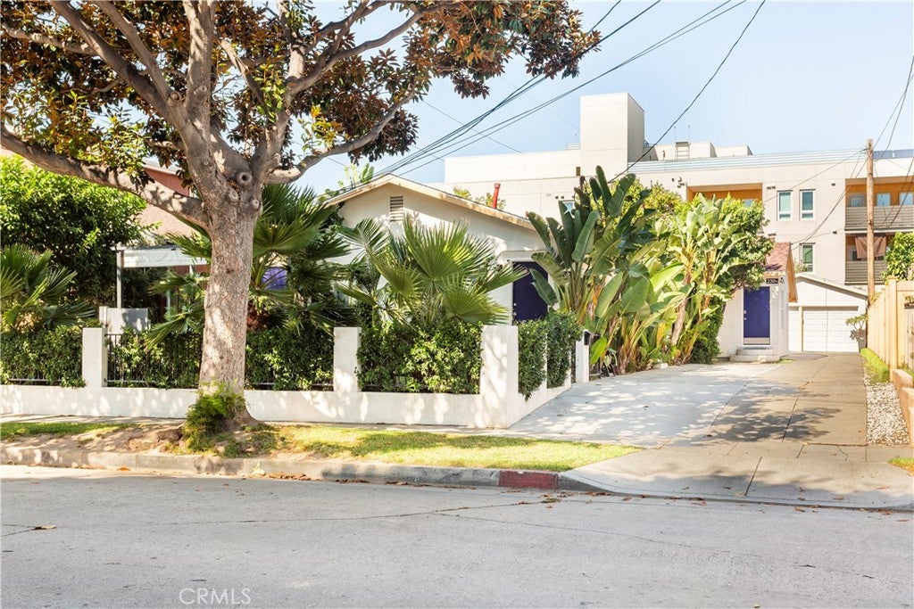 239 W Hillcrest BLVD