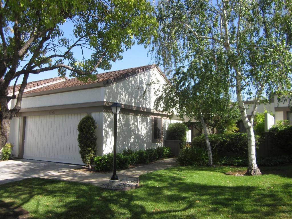 Single Level "Fixer-upper" in Village Montgomery. Situated in the Villages Golf & CC, an active Senior Community. One person to be 55 years and over. Private back Yard. Master suite features mirrored closet doors. Vaulted Ceiling in Living room. Fireplace.