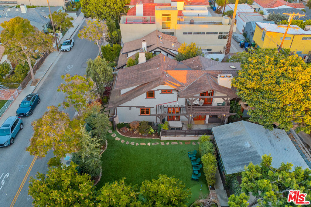 Properties 2 706 Navy Street