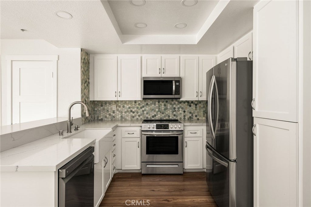 2800 Keller Drive 221
