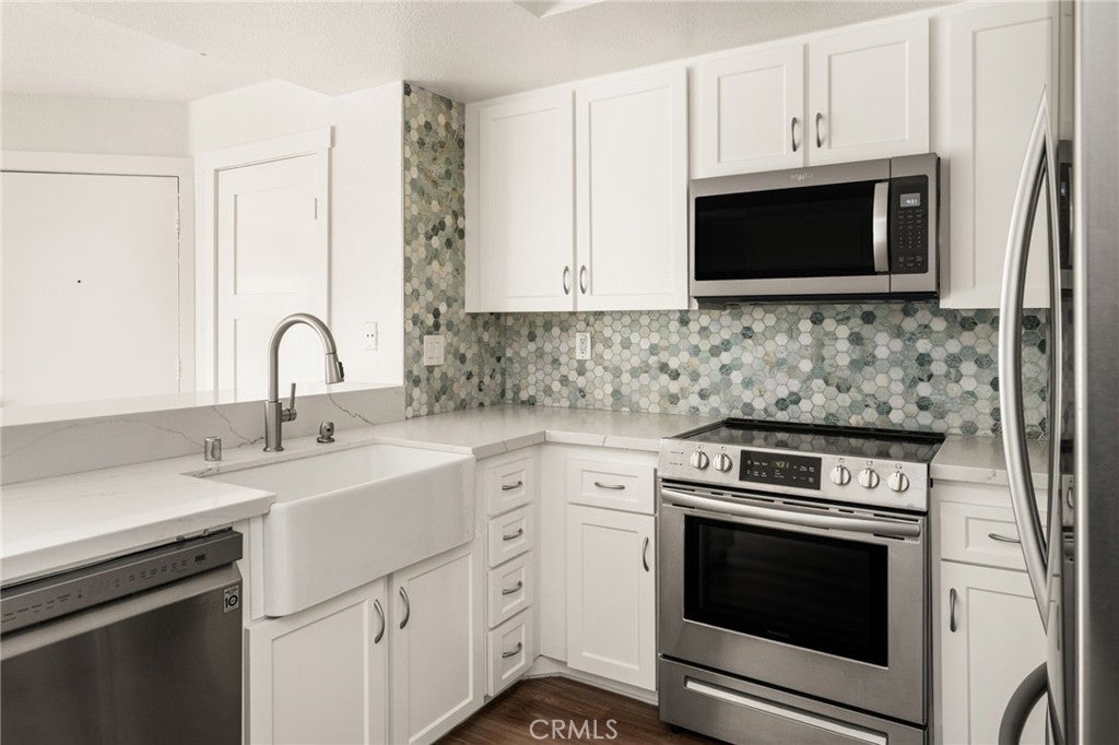 2800 Keller Drive 221