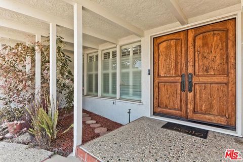 Tiny photo for 4151 Terraza Drive, Los Angeles, CA 90008 (MLS # 25618005)