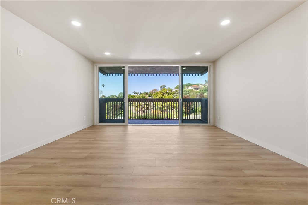 6542 Ocean Crest Drive D204