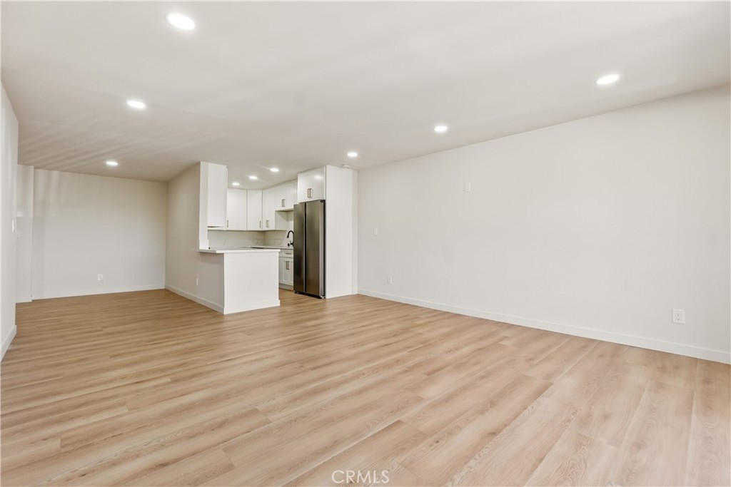 6542 Ocean Crest Drive D204