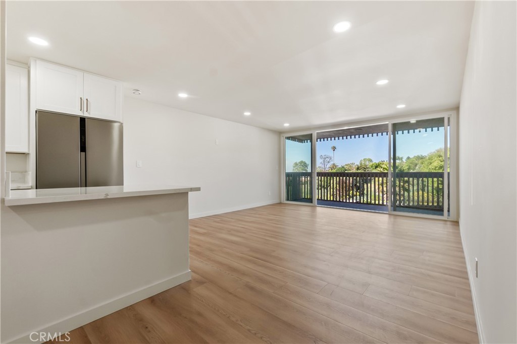 6542 Ocean Crest Drive D204