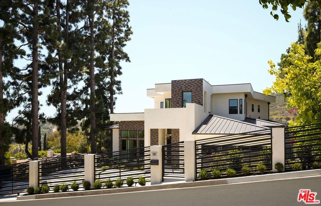 1367 Casiano Road