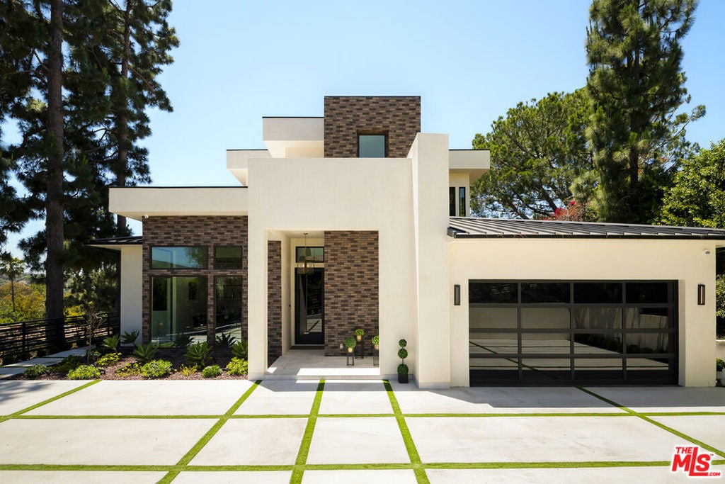 1367 Casiano Road