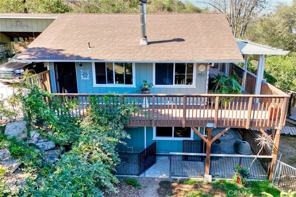 6051 Rainbow Heights