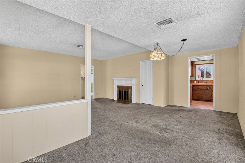 2025 N Manning