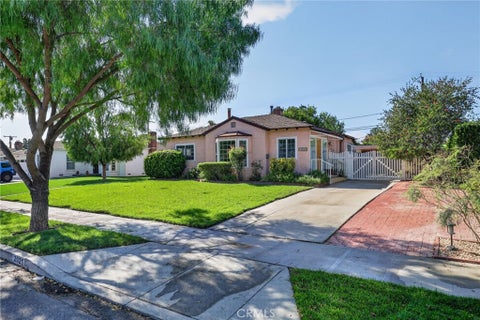 Photo of 2025 N Manning ST, Burbank, CA 91505 (MLS # CV26233433)