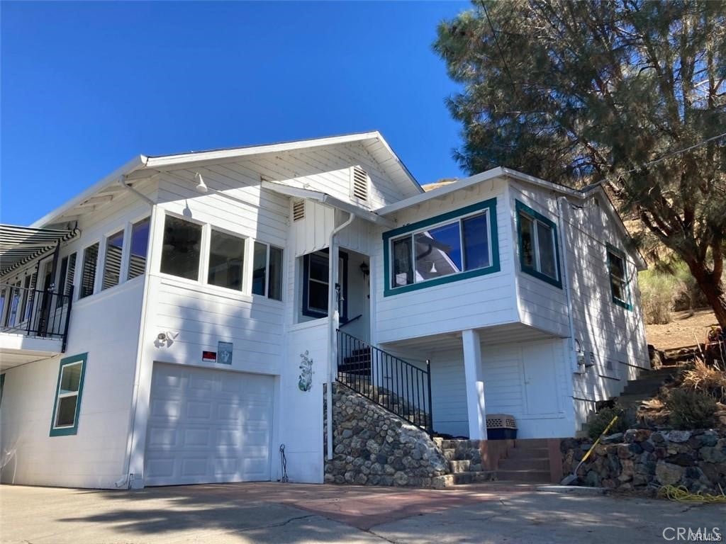 12605 Lakeshore Drive