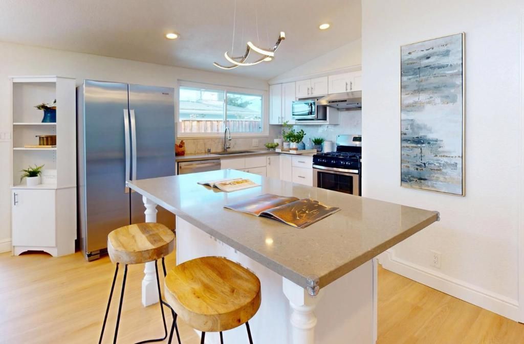 Photo of 696 Lakehaven Drive, Sunnyvale, CA 94089 (MLS # ML82040227)