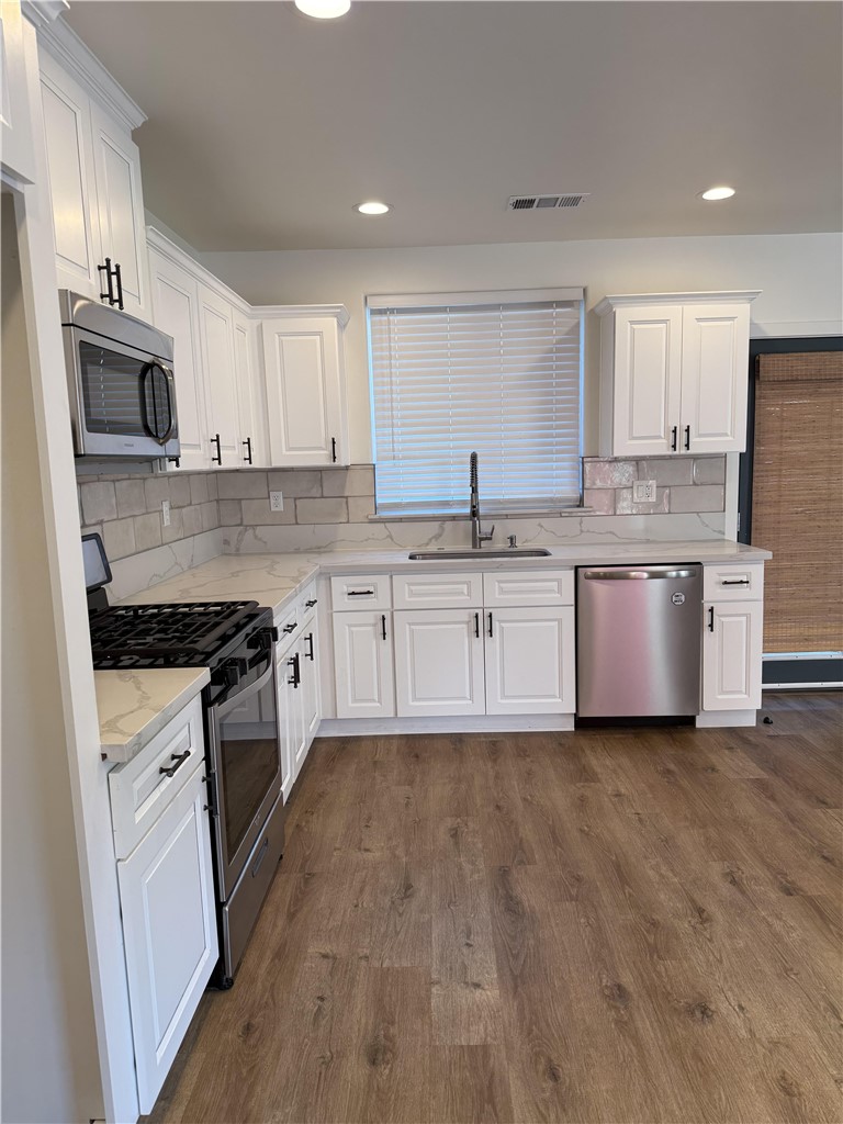 595 1/2 VENTURA Street