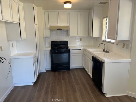 10643 Redwood Hesperia CA 92345