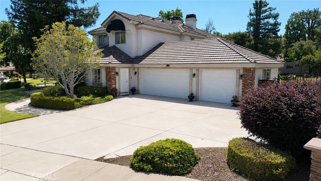 1675 N Quince Way