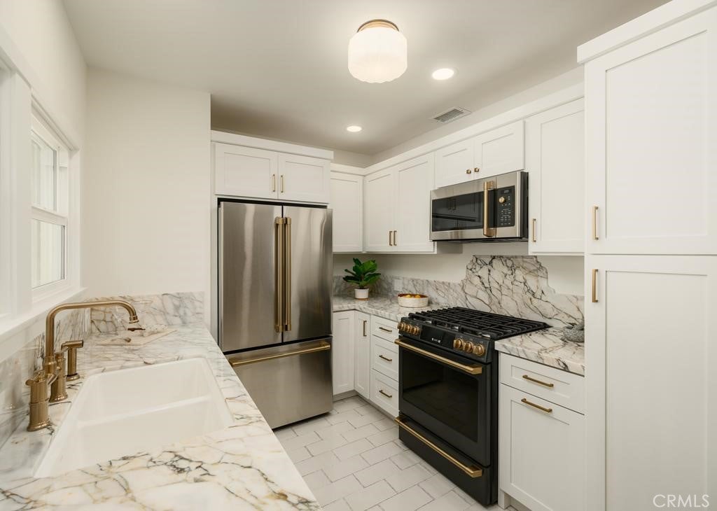 2715 Cove, Corona Del Mar CA 92625 - Photo 16