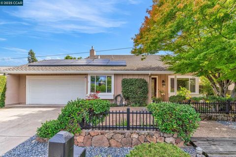 Photo of 276 Sunnybrae Dr Dr, Martinez, CA 94553 (MLS # 41115157)