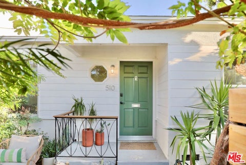 Photo of 510 Venice Way, Los Angeles, CA 90291 (MLS # 26869923)
