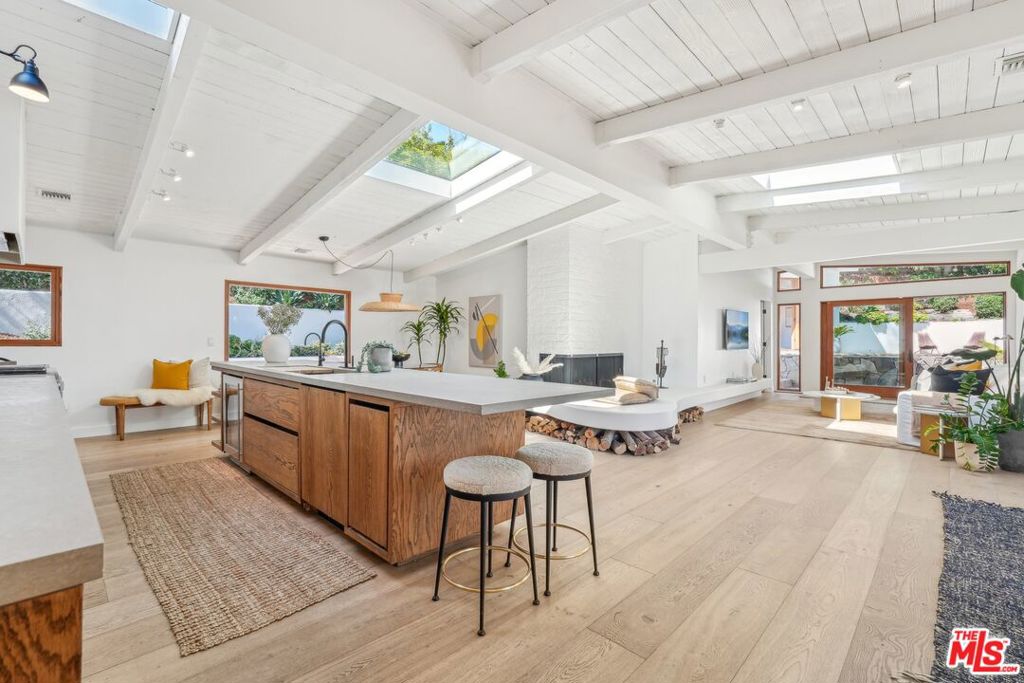 2145 Sunset Crest Drive