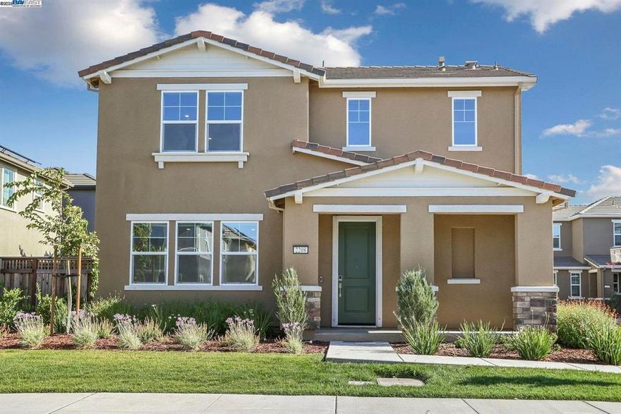 Welcome to River Islands Living! Fall in love with this beautiful 3-bedroom, 2.5-bath home featuring a 2-car garage and solar included! With 1,980 sq. ft. of bright, open living space, this home blends modern comfort and style. Enjoy a spacious kitchen with premium cabinets, a large island, stainless steel appliances, and a custom backsplash  perfect for cooking and entertaining. The primary suite offers dual vanities, a walk-in closet, and a relaxing shower retreat. Step outside to your private side yard, ideal for BBQs, gatherings, or quiet mornings in the sun. Plus, enjoy lower energy bills with solar! Located near top-rated Banta Elementary, scenic parks, trails, and The Boathouse Restaurant, this home truly has it all. Dont miss your chance to live the River Islands lifestyle!