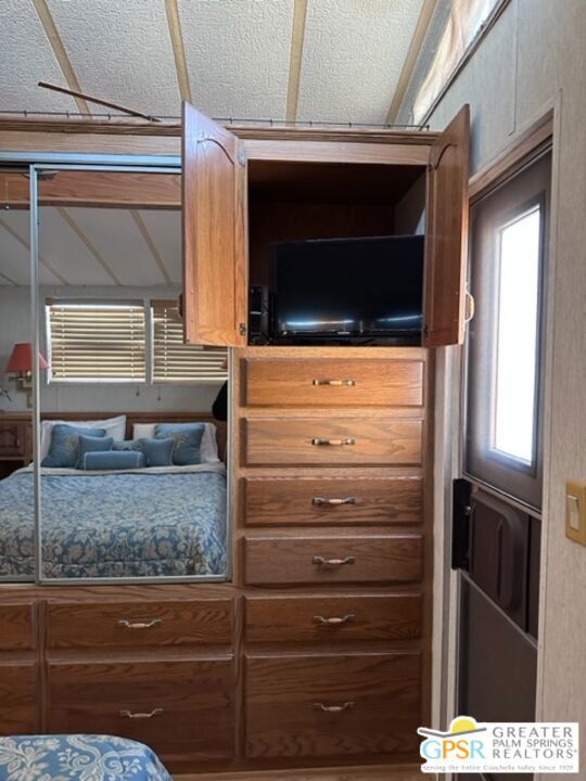 Desert Shadows Rv Re - Residential Lease