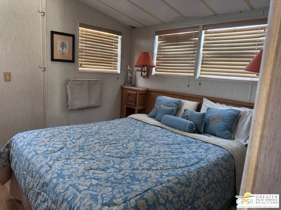 Desert Shadows Rv Re - Residential Lease