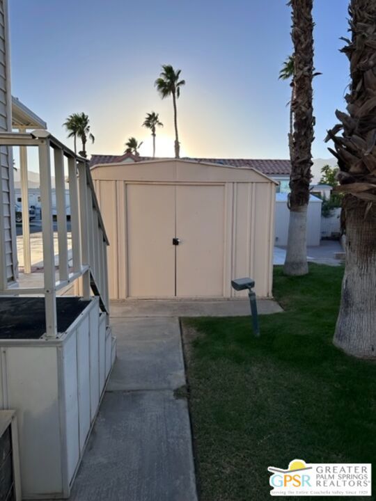 Desert Shadows Rv Re - Residential Lease