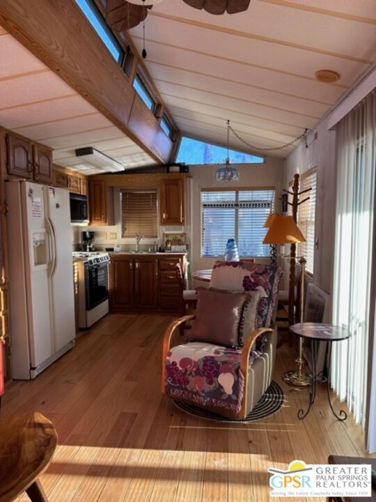 Desert Shadows Rv Re - Residential Lease
