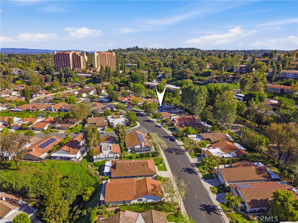 5026 Avenida Del Sol