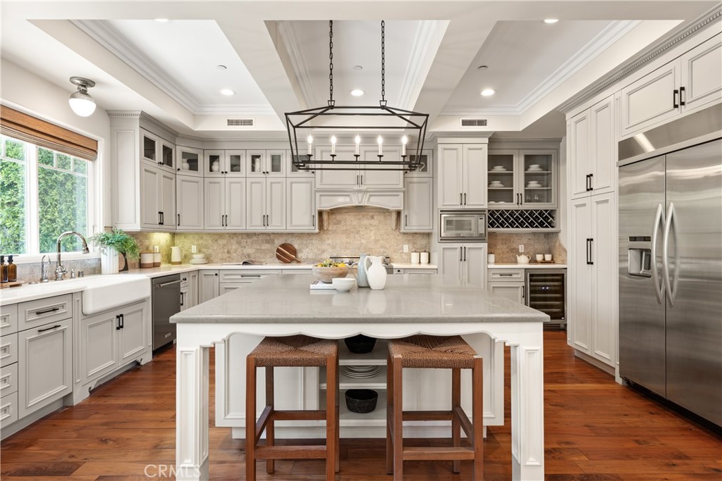 Properties 4 4330 Bellaire Avenue