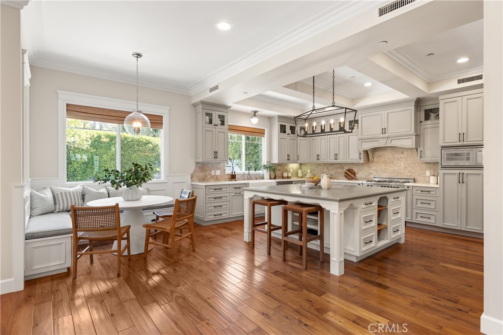 Properties 3 4330 Bellaire Avenue