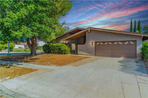 Photo of 2653 End Court, Lancaster, CA 93536 (MLS # SR25178512)
