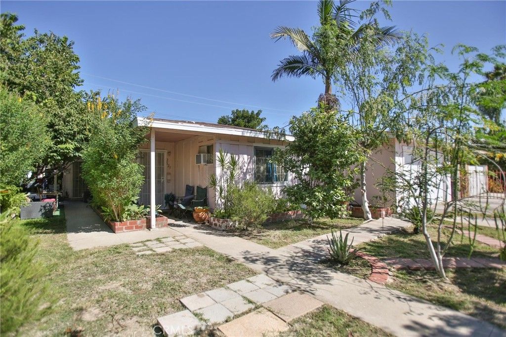 Photo of 2525 W 10th St, Santa Ana, CA 92703 (MLS # PW26094869)