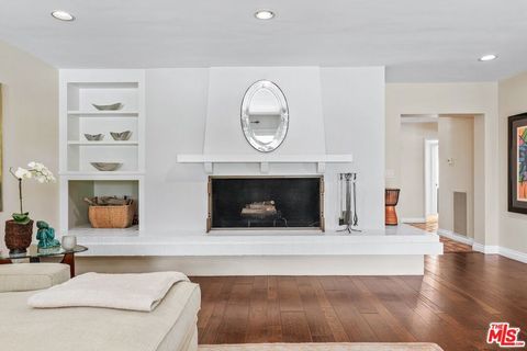 Photo of 23731 Park Madrid, Calabasas, CA 91302 (MLS # 26646279)