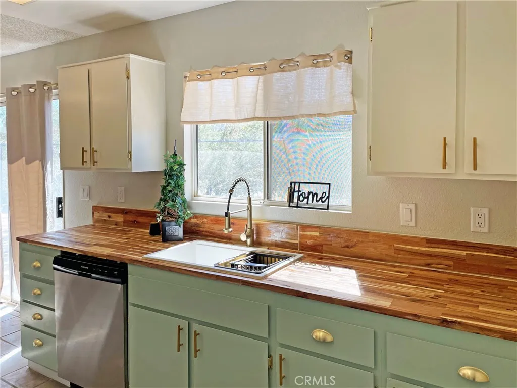 29 Palms, California 92277, United States, 3 Bedrooms Bedrooms, ,2 BathroomsBathrooms,Residential,Active,229562