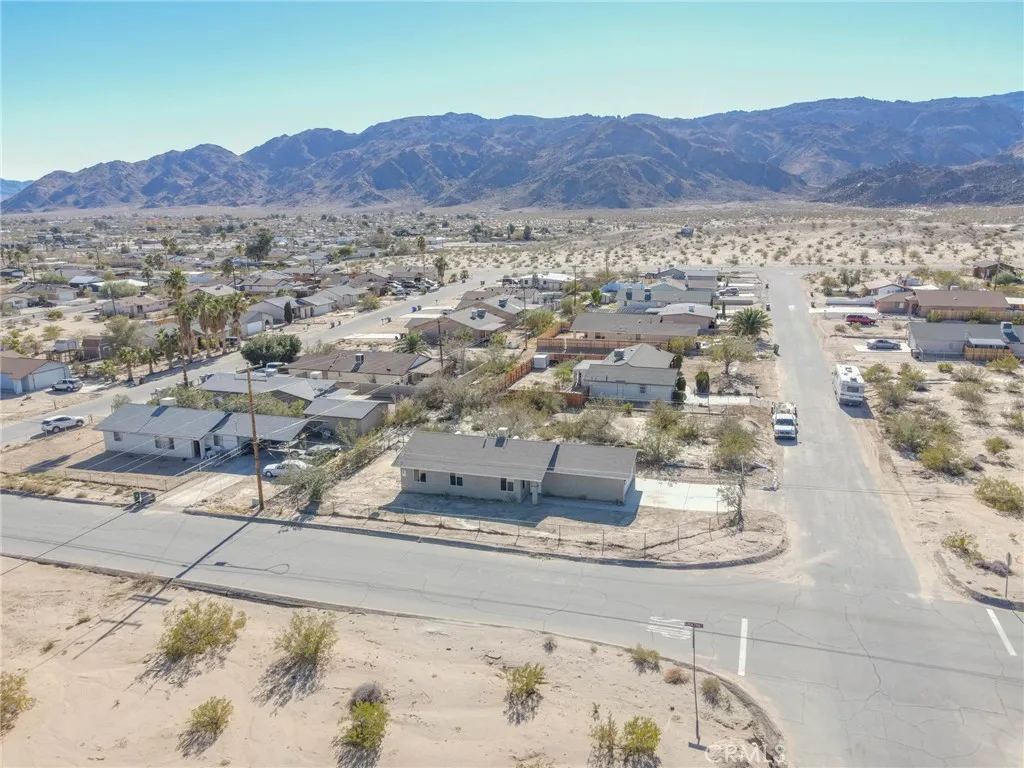 29 Palms, California 92277, United States, 3 Bedrooms Bedrooms, ,2 BathroomsBathrooms,Residential,Active,229562