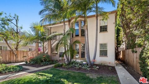 Photo of 1335 Roxbury Drive, Los Angeles, CA 90035 (MLS # 26655697)