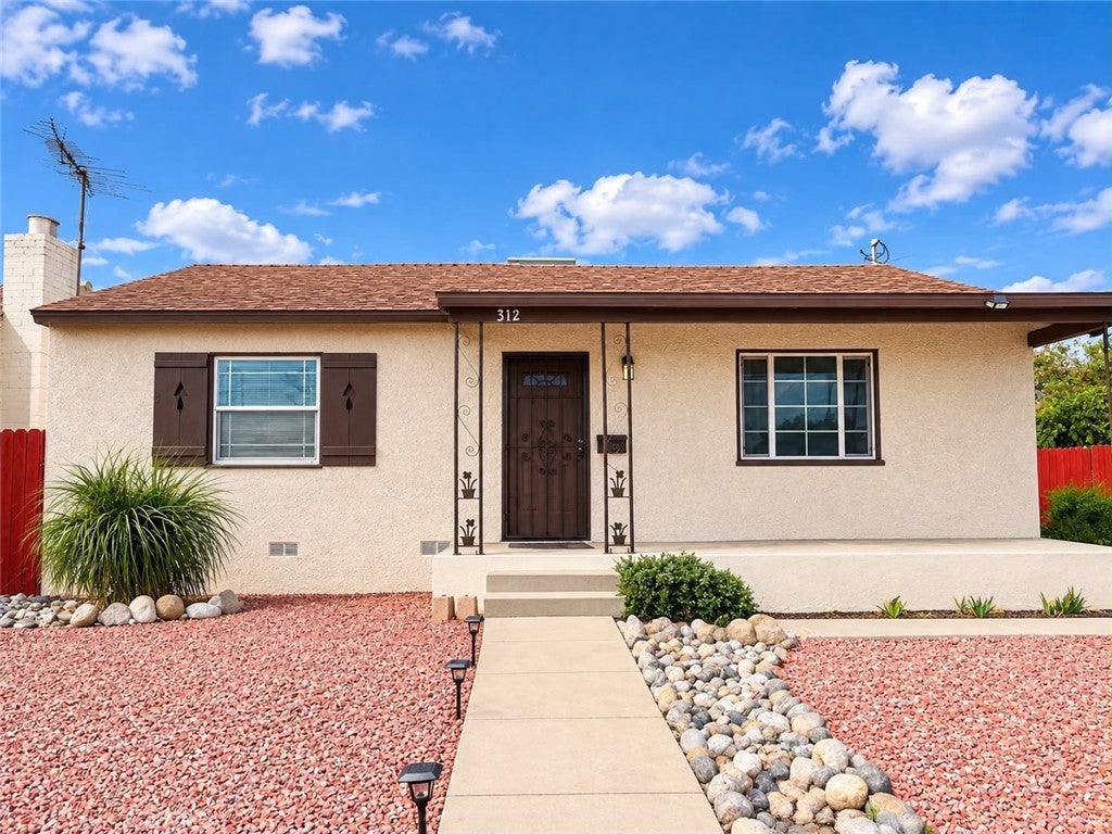 312 W Lugonia