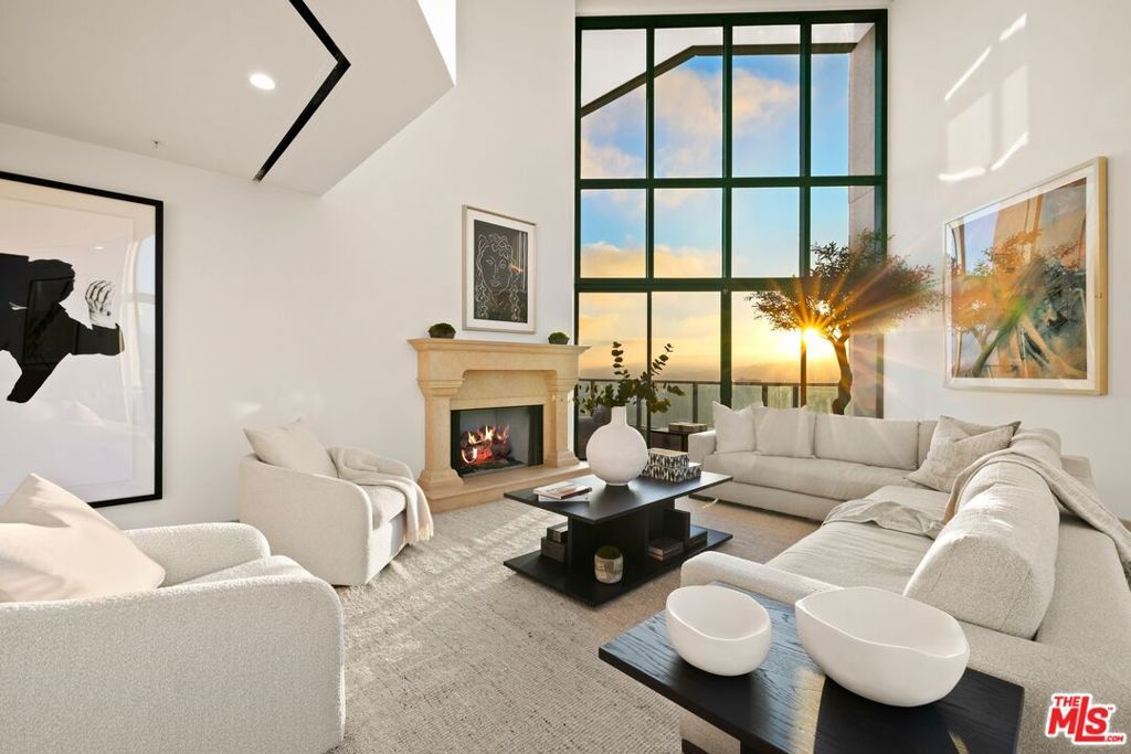 Photo of 10490 Wilshire Boulevard #PH4, Los Angeles, CA 90024 (MLS # 25577191)