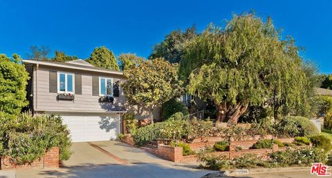 Photo of 11244 Homedale Street, Los Angeles, CA 90049 (MLS # 26764637)